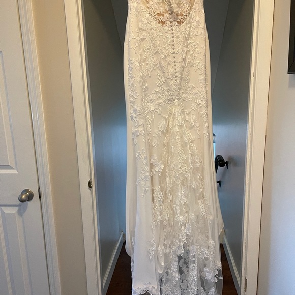 Pronovias Syrinx Wedding Gown - Picture 4 of 7